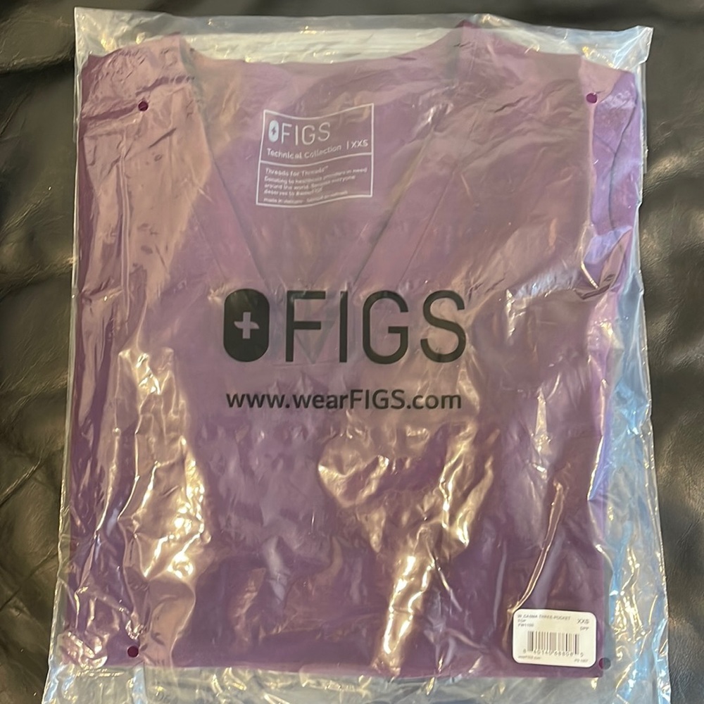BNWT Figs Casma Top XXS Deep Purple